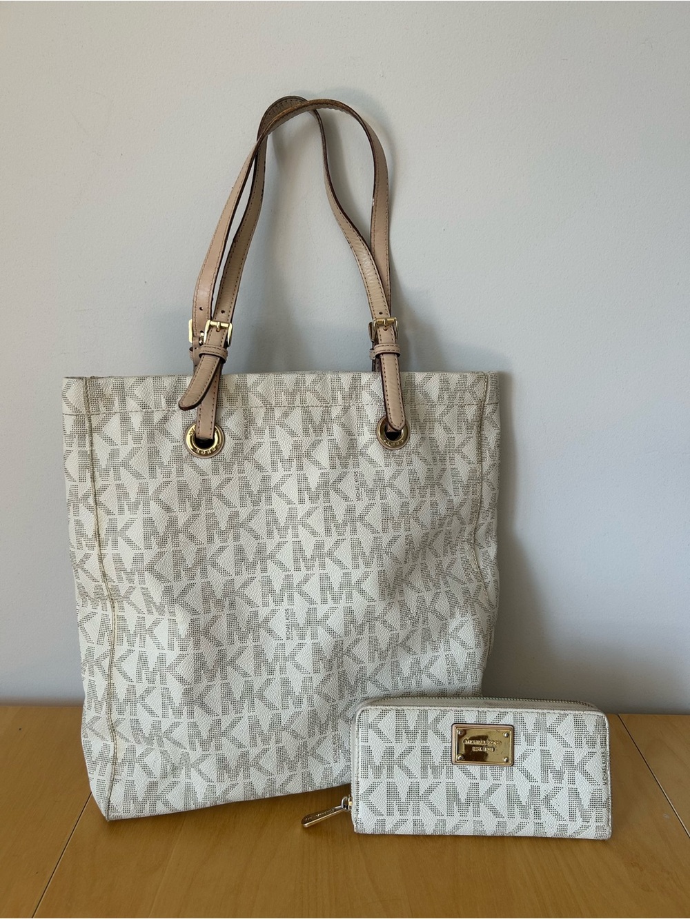 Michael Kors Cream Logo Jet Set Tote Bag and Wallet